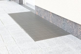 Richard Brink offers its customers custom-made light-shaft covers with a range of grating designs.  Photo: Richard Brink GmbH & Co. KG
